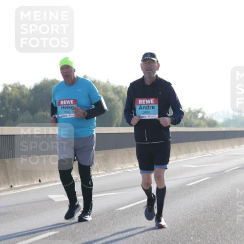 03.10.2025 - Köhlbrandbrückenlauf Jannik Wohlers http://msf.ph/oto/9066749 03.10.2025 09:28:00 Position 3 2647, 2664 meine-sportfotos.de