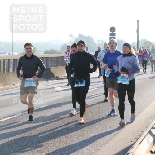 03.10.2025 - Köhlbrandbrückenlauf Lena Gebhardt http://msf.ph/oto/9066750 03.10.2025 09:23:20 Position 1 3162, 3535 meine-sportfotos.de