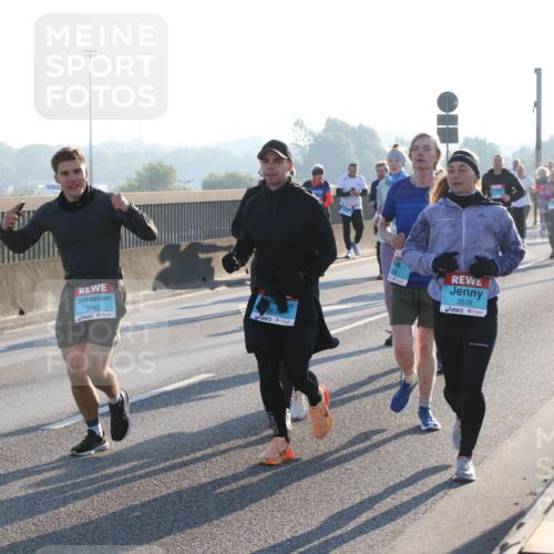 03.10.2025 - Köhlbrandbrückenlauf Lena Gebhardt http://msf.ph/oto/9066755 03.10.2025 09:23:20 Position 1 3162, 3535 meine-sportfotos.de