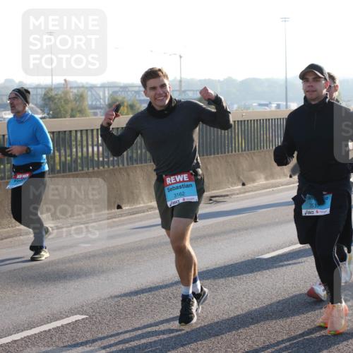 03.10.2025 - Köhlbrandbrückenlauf Lena Gebhardt http://msf.ph/oto/9066773 03.10.2025 09:23:21 Position 1 3162, 3537 meine-sportfotos.de