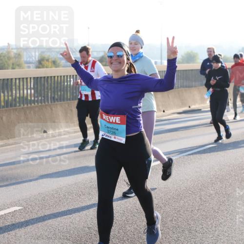 03.10.2025 - Köhlbrandbrückenlauf Lena Gebhardt http://msf.ph/oto/9066851 03.10.2025 09:23:23 Position 1 3726 meine-sportfotos.de