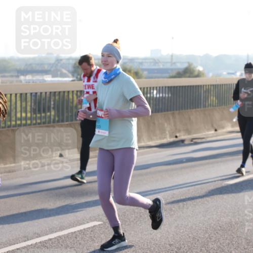 03.10.2025 - Köhlbrandbrückenlauf Lena Gebhardt http://msf.ph/oto/9066871 03.10.2025 09:23:24 Position 1 03 meine-sportfotos.de