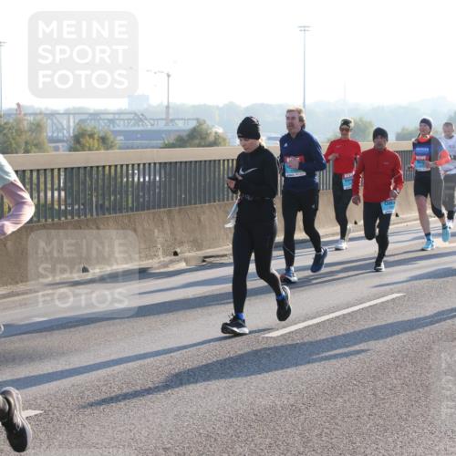 03.10.2025 - Köhlbrandbrückenlauf Lena Gebhardt http://msf.ph/oto/9066879 03.10.2025 09:23:24 Position 1 3803, 42, 3473 meine-sportfotos.de