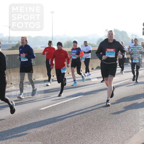 03.10.2025 - Köhlbrandbrückenlauf Lena Gebhardt http://msf.ph/oto/9066894 03.10.2025 09:23:25 Position 1 42, 3473 meine-sportfotos.de