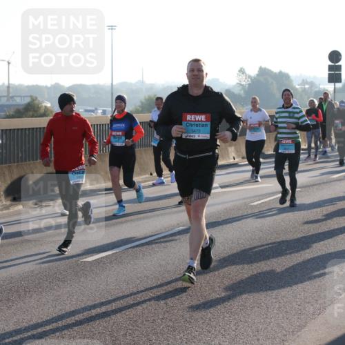 03.10.2025 - Köhlbrandbrückenlauf Lena Gebhardt http://msf.ph/oto/9066912 03.10.2025 09:23:26 Position 1 1891, 3473, 1348 meine-sportfotos.de