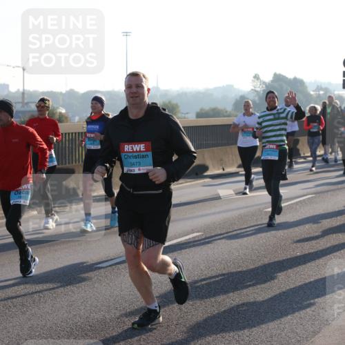 03.10.2025 - Köhlbrandbrückenlauf Lena Gebhardt http://msf.ph/oto/9066922 03.10.2025 09:23:26 Position 1 1891, 3473, 1348 meine-sportfotos.de
