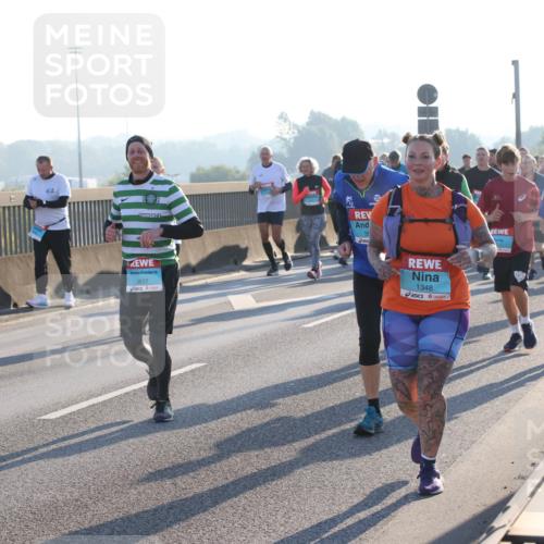 03.10.2025 - Köhlbrandbrückenlauf Lena Gebhardt http://msf.ph/oto/9066951 03.10.2025 09:23:28 Position 1 2033, 42, 3617, 1348 meine-sportfotos.de