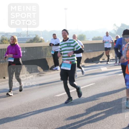 03.10.2025 - Köhlbrandbrückenlauf Lena Gebhardt http://msf.ph/oto/9066960 03.10.2025 09:23:28 Position 1  meine-sportfotos.de