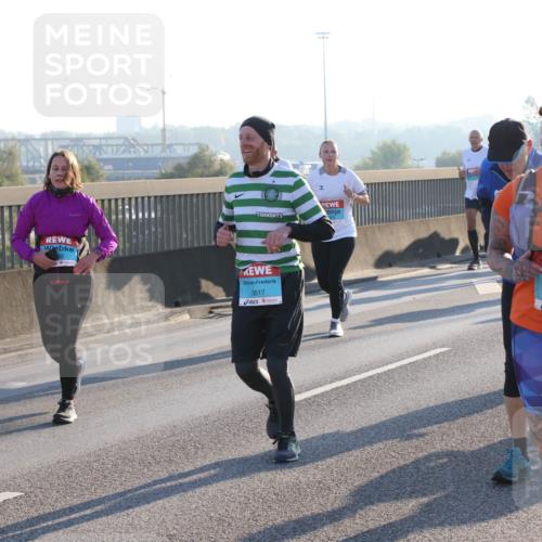 03.10.2025 - Köhlbrandbrückenlauf Lena Gebhardt http://msf.ph/oto/9066973 03.10.2025 09:23:29 Position 1 3617, 1348 meine-sportfotos.de
