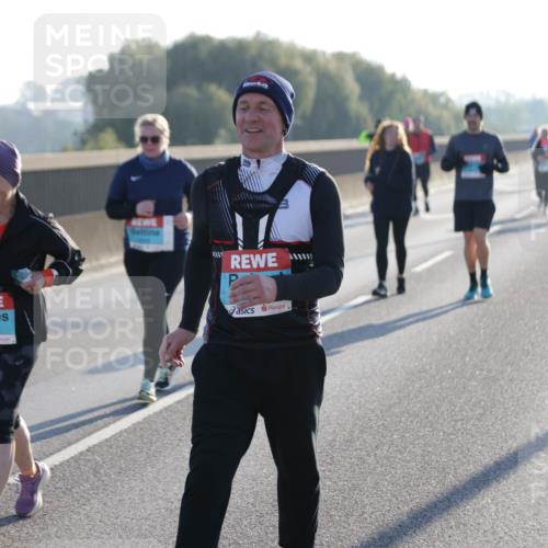 03.10.2025 - Köhlbrandbrückenlauf Jannik Wohlers http://msf.ph/oto/9066977 03.10.2025 09:28:50 Position 3 2236 meine-sportfotos.de