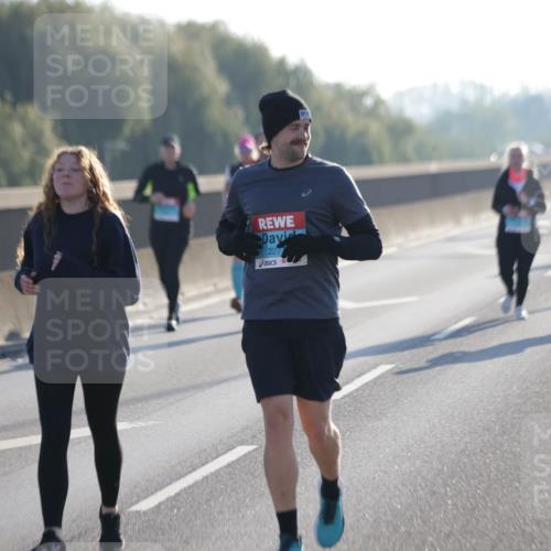03.10.2025 - Köhlbrandbrückenlauf Jannik Wohlers http://msf.ph/oto/9066984 03.10.2025 09:28:52 Position 3 227 meine-sportfotos.de