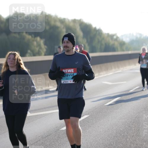 03.10.2025 - Köhlbrandbrückenlauf Jannik Wohlers http://msf.ph/oto/9066999 03.10.2025 09:28:53 Position 3 2277 meine-sportfotos.de