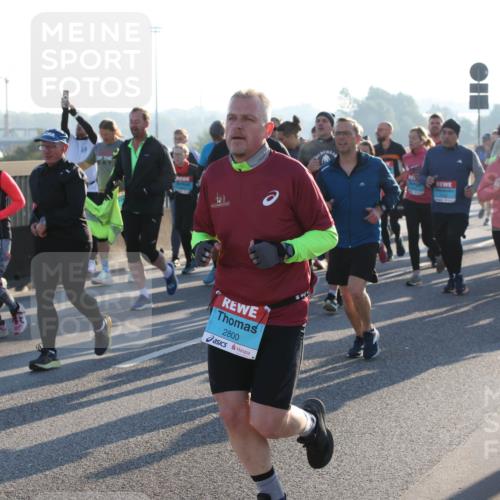 03.10.2025 - Köhlbrandbrückenlauf Lena Gebhardt http://msf.ph/oto/9067028 03.10.2025 09:23:33 Position 1 2800 meine-sportfotos.de