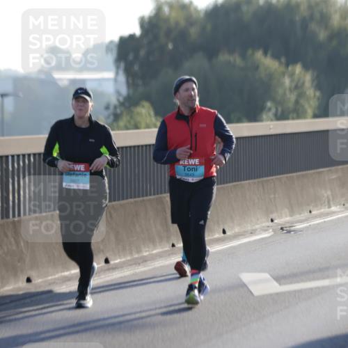 03.10.2025 - Köhlbrandbrückenlauf Jannik Wohlers http://msf.ph/oto/9067060 03.10.2025 09:28:59 Position 3 2607, 2643 meine-sportfotos.de