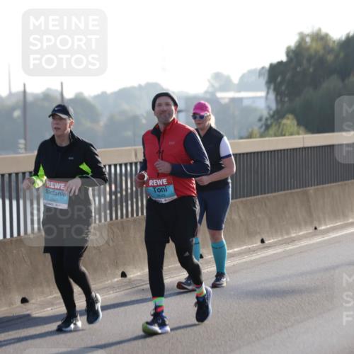 03.10.2025 - Köhlbrandbrückenlauf Jannik Wohlers http://msf.ph/oto/9067090 03.10.2025 09:29:01 Position 3 2607, 2643 meine-sportfotos.de