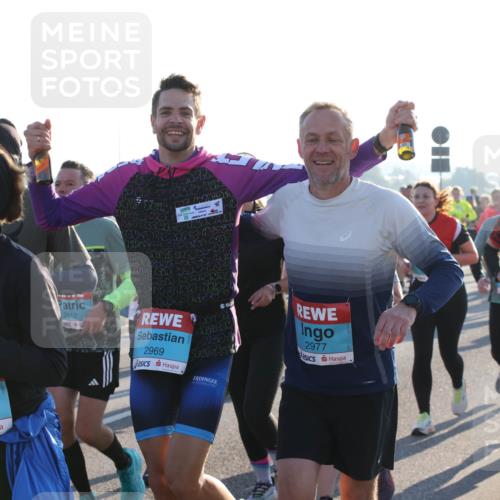 03.10.2025 - Köhlbrandbrückenlauf Lena Gebhardt http://msf.ph/oto/9067118 03.10.2025 09:23:37 Position 1 1147, 2512, 2, 2969, 2977, 3713, 64 meine-sportfotos.de