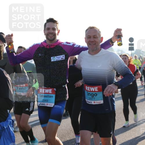 03.10.2025 - Köhlbrandbrückenlauf Lena Gebhardt http://msf.ph/oto/9067121 03.10.2025 09:23:37 Position 1 1147, 5, 2512, 3, 2969, 2977, 64 meine-sportfotos.de