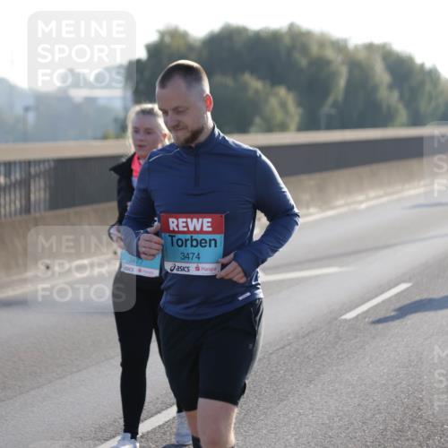 03.10.2025 - Köhlbrandbrückenlauf Jannik Wohlers http://msf.ph/oto/9067129 03.10.2025 09:29:03 Position 3 3477, 3474 meine-sportfotos.de