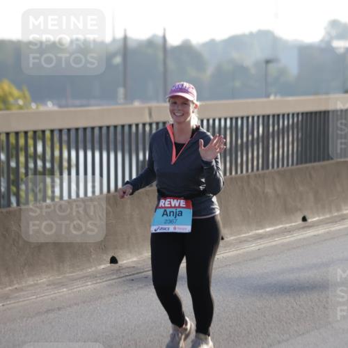 03.10.2025 - Köhlbrandbrückenlauf Jannik Wohlers http://msf.ph/oto/9067191 03.10.2025 09:29:25 Position 3 2367 meine-sportfotos.de