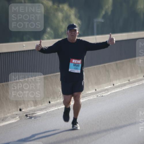 03.10.2025 - Köhlbrandbrückenlauf Jannik Wohlers http://msf.ph/oto/9067205 03.10.2025 09:29:32 Position 3 2360 meine-sportfotos.de