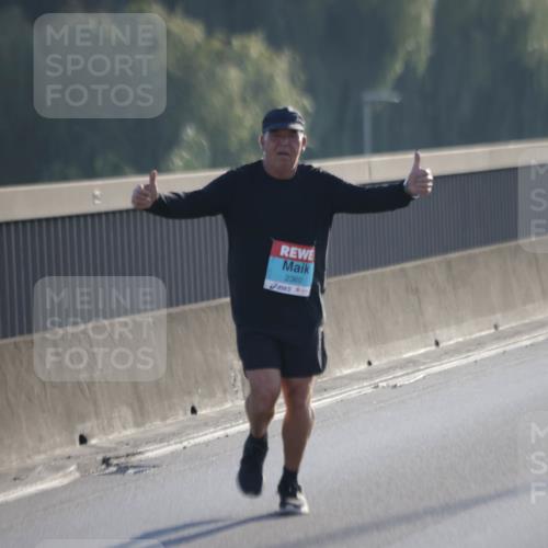 03.10.2025 - Köhlbrandbrückenlauf Jannik Wohlers http://msf.ph/oto/9067209 03.10.2025 09:29:32 Position 3 2360 meine-sportfotos.de