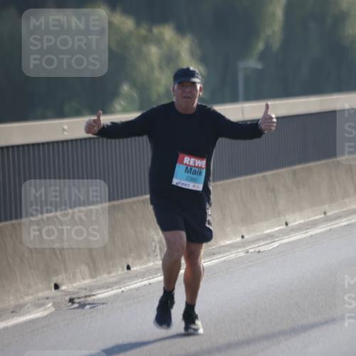 03.10.2025 - Köhlbrandbrückenlauf Jannik Wohlers http://msf.ph/oto/9067210 03.10.2025 09:29:32 Position 3 2360 meine-sportfotos.de
