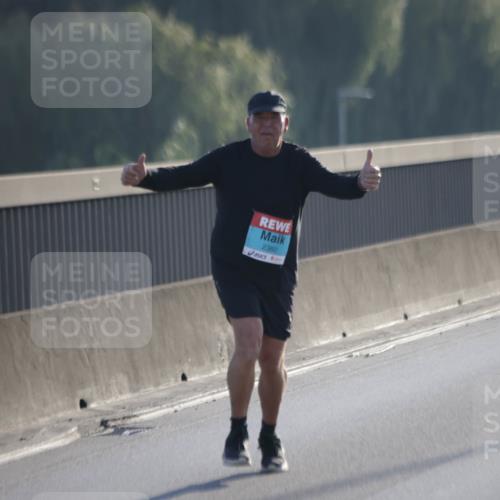 03.10.2025 - Köhlbrandbrückenlauf Jannik Wohlers http://msf.ph/oto/9067211 03.10.2025 09:29:32 Position 3 2360 meine-sportfotos.de