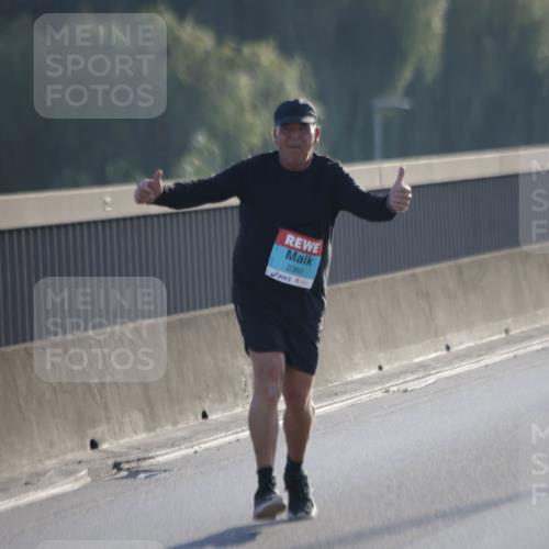 03.10.2025 - Köhlbrandbrückenlauf Jannik Wohlers http://msf.ph/oto/9067214 03.10.2025 09:29:32 Position 3 2360 meine-sportfotos.de