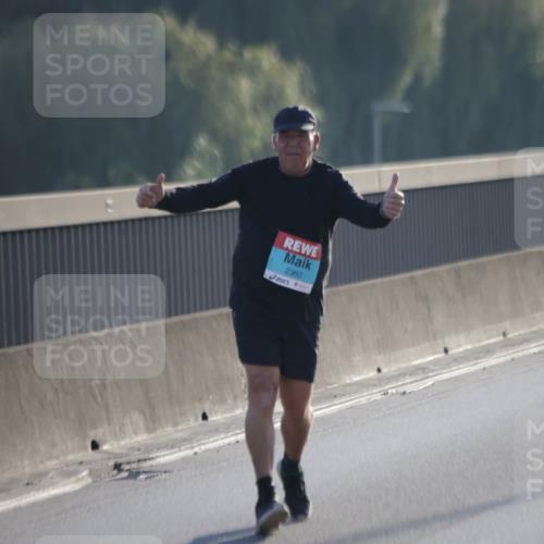 03.10.2025 - Köhlbrandbrückenlauf Jannik Wohlers http://msf.ph/oto/9067216 03.10.2025 09:29:32 Position 3 2360 meine-sportfotos.de