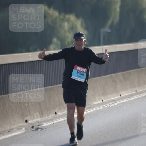 03.10.2025 - Köhlbrandbrückenlauf Jannik Wohlers http://msf.ph/oto/9067221 03.10.2025 09:29:32 Position 3 2360 meine-sportfotos.de