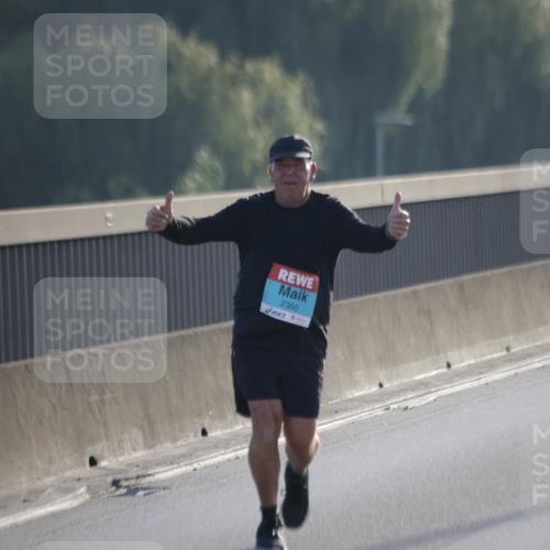 03.10.2025 - Köhlbrandbrückenlauf Jannik Wohlers http://msf.ph/oto/9067225 03.10.2025 09:29:32 Position 3 2360 meine-sportfotos.de