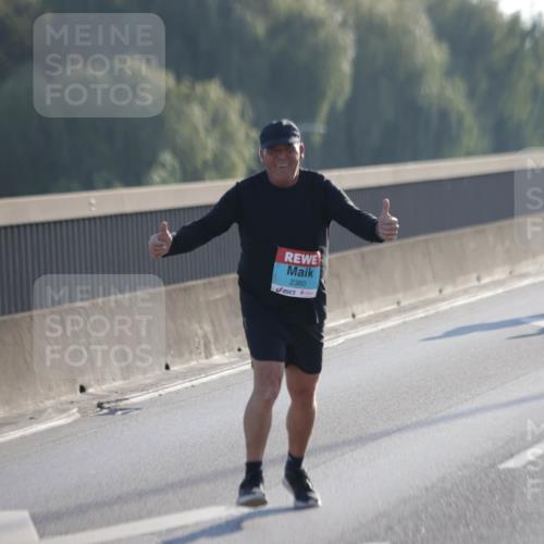 03.10.2025 - Köhlbrandbrückenlauf Jannik Wohlers http://msf.ph/oto/9067234 03.10.2025 09:29:34 Position 3 2360 meine-sportfotos.de