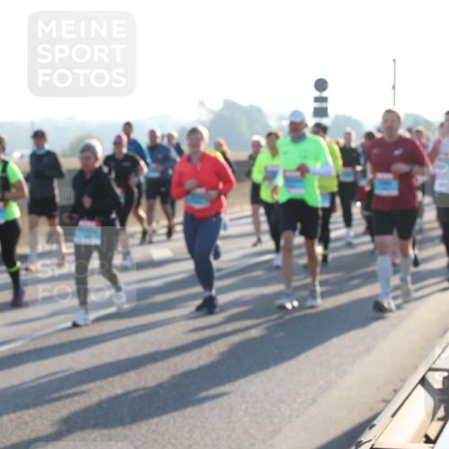 03.10.2025 - Köhlbrandbrückenlauf Lena Gebhardt http://msf.ph/oto/9067239 03.10.2025 09:23:40 Position 1  meine-sportfotos.de