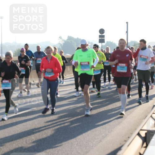 03.10.2025 - Köhlbrandbrückenlauf Lena Gebhardt http://msf.ph/oto/9067246 03.10.2025 09:23:41 Position 1  meine-sportfotos.de