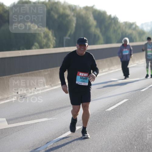 03.10.2025 - Köhlbrandbrückenlauf Jannik Wohlers http://msf.ph/oto/9067267 03.10.2025 09:29:35 Position 3 2360 meine-sportfotos.de