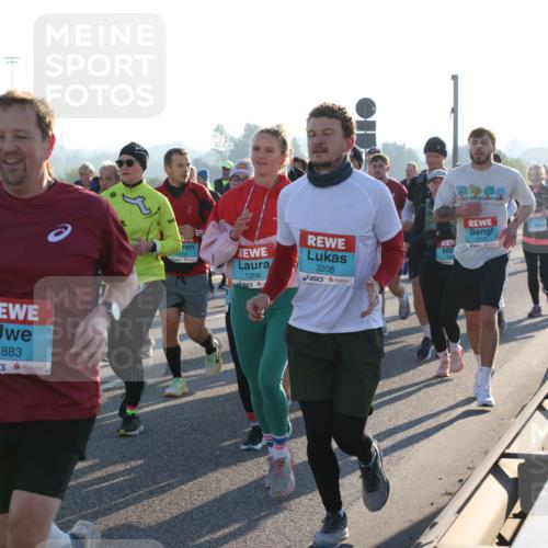 03.10.2025 - Köhlbrandbrückenlauf Lena Gebhardt http://msf.ph/oto/9067307 03.10.2025 09:23:43 Position 1 611, 1883, 3208, 1206, 3276 meine-sportfotos.de