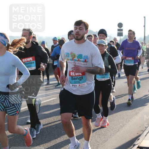 03.10.2025 - Köhlbrandbrückenlauf Lena Gebhardt http://msf.ph/oto/9067349 03.10.2025 09:23:45 Position 1 2854, 3276, 2068 meine-sportfotos.de
