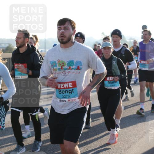 03.10.2025 - Köhlbrandbrückenlauf Lena Gebhardt http://msf.ph/oto/9067358 03.10.2025 09:23:45 Position 1 2855, 2854, 3276, 2068 meine-sportfotos.de