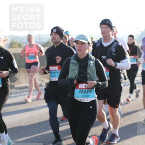 03.10.2025 - Köhlbrandbrückenlauf Lena Gebhardt http://msf.ph/oto/9067391 03.10.2025 09:23:46 Position 1 2068 meine-sportfotos.de