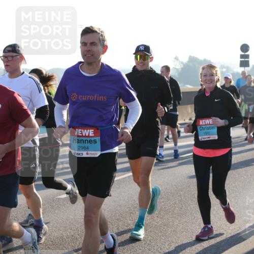 03.10.2025 - Köhlbrandbrückenlauf Lena Gebhardt http://msf.ph/oto/9067421 03.10.2025 09:23:47 Position 1 3762, 2984, 1917, 2118 meine-sportfotos.de