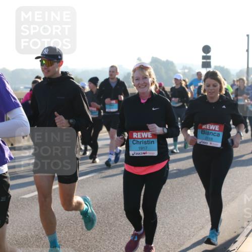 03.10.2025 - Köhlbrandbrückenlauf Lena Gebhardt http://msf.ph/oto/9067439 03.10.2025 09:23:48 Position 1 2984, 1917, 2118 meine-sportfotos.de