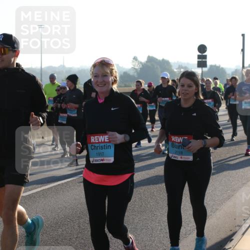 03.10.2025 - Köhlbrandbrückenlauf Lena Gebhardt http://msf.ph/oto/9067451 03.10.2025 09:23:48 Position 1 1917, 2118 meine-sportfotos.de