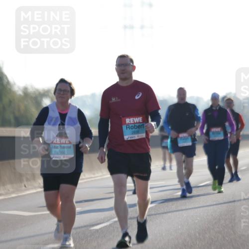 03.10.2025 - Köhlbrandbrückenlauf Jannik Wohlers http://msf.ph/oto/9067531 03.10.2025 09:30:10 Position 3 2650, 2639 meine-sportfotos.de