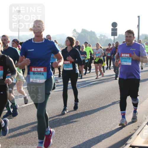 03.10.2025 - Köhlbrandbrückenlauf Lena Gebhardt http://msf.ph/oto/9067590 03.10.2025 09:23:52 Position 1 1821, 2055, 2064, 3483 meine-sportfotos.de