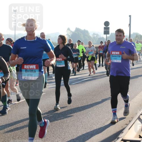 03.10.2025 - Köhlbrandbrückenlauf Lena Gebhardt http://msf.ph/oto/9067592 03.10.2025 09:23:52 Position 1 1821, 2055, 2064, 3483 meine-sportfotos.de