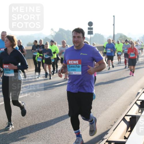 03.10.2025 - Köhlbrandbrückenlauf Lena Gebhardt http://msf.ph/oto/9067630 03.10.2025 09:23:53 Position 1 2064, 3483 meine-sportfotos.de