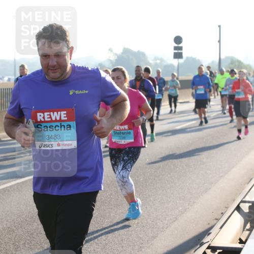 03.10.2025 - Köhlbrandbrückenlauf Lena Gebhardt http://msf.ph/oto/9067646 03.10.2025 09:23:54 Position 1 3483, 3239 meine-sportfotos.de