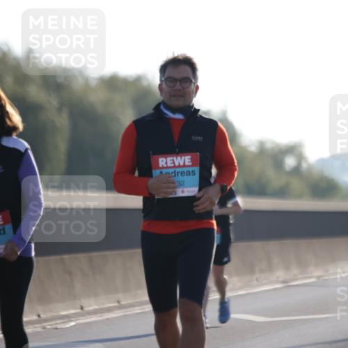 03.10.2025 - Köhlbrandbrückenlauf Jannik Wohlers http://msf.ph/oto/9067707 03.10.2025 09:30:25 Position 3 2490, 32 meine-sportfotos.de