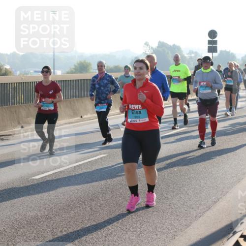 03.10.2025 - Köhlbrandbrückenlauf Lena Gebhardt http://msf.ph/oto/9067761 03.10.2025 09:23:58 Position 1 1920, 1863 meine-sportfotos.de