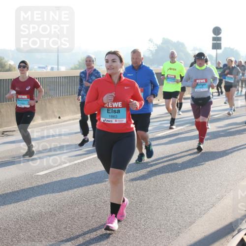 03.10.2025 - Köhlbrandbrückenlauf Lena Gebhardt http://msf.ph/oto/9067772 03.10.2025 09:23:58 Position 1 1863 meine-sportfotos.de
